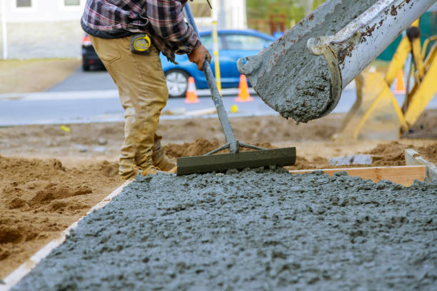 Best Concrete Sidewalk Installation  in St Paul, MN